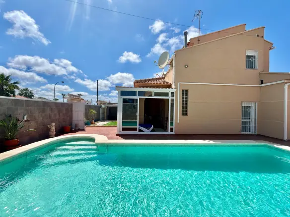 Villa Of 115 M² In Torrevieja, Spain