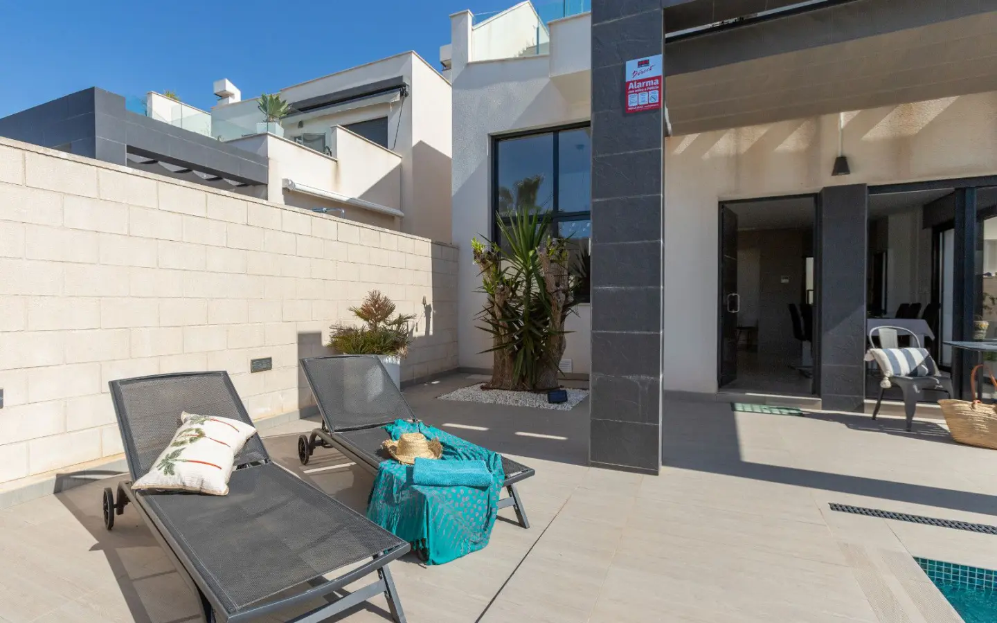Villa Of 104 M² In Rojales, Spain