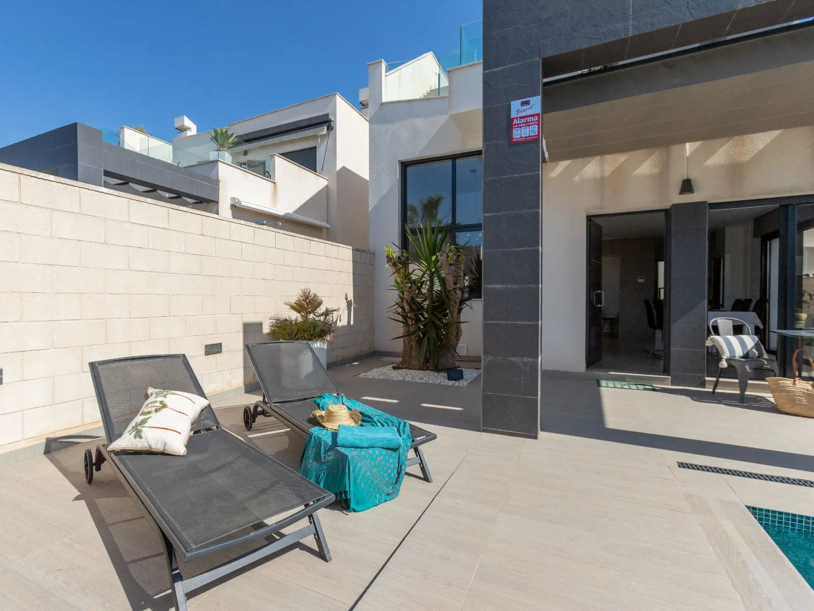 Villa Of 104 M² In Rojales, Spain