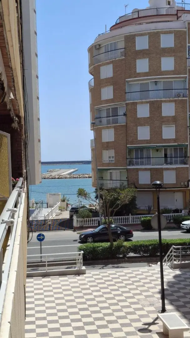 Apartment Of 91 M² In Torrevieja, Spain