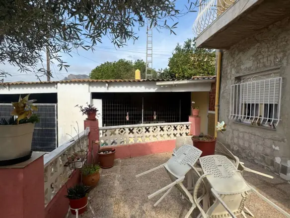 House Of 350 M² In Orihuela, Spain