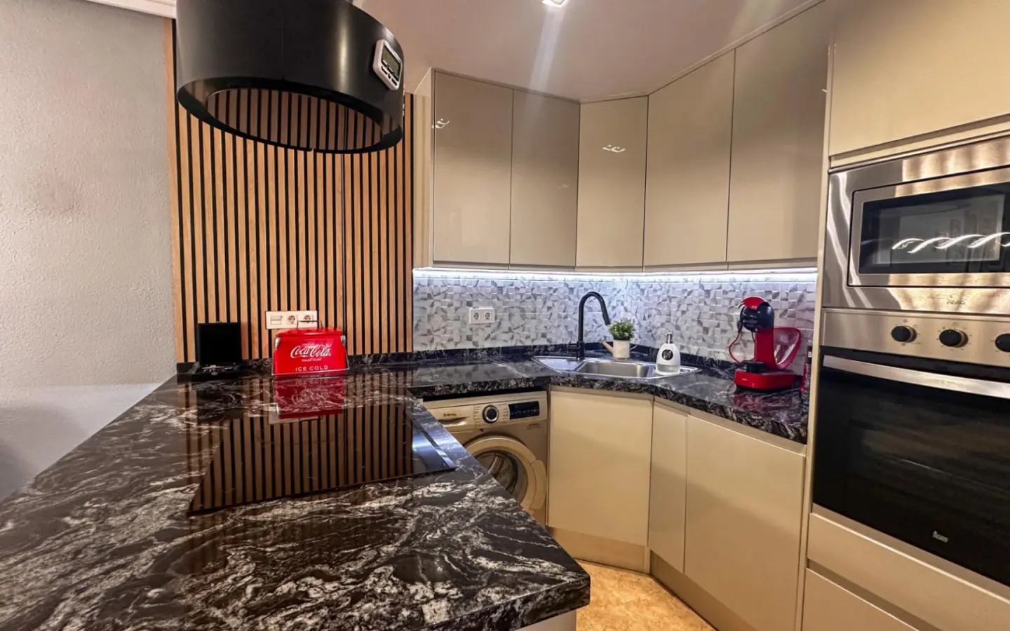 Apartment Of 94 M² In Torrevieja, Spain