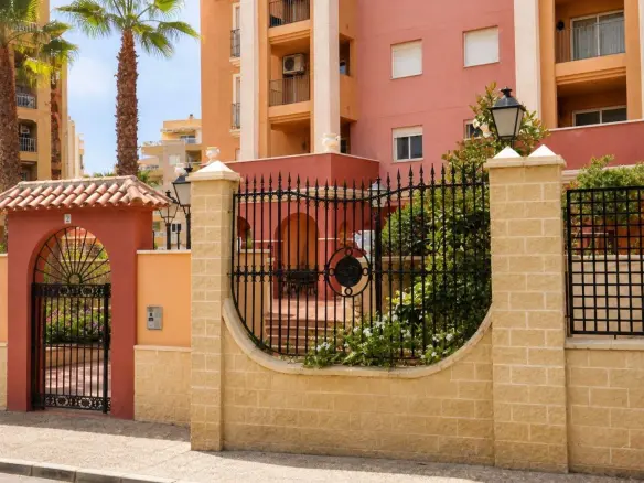 Apartment Of 93 M² In Torrevieja, Spain