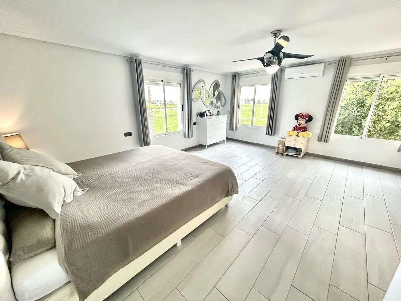 Villa Of 540 M² In Catral, Spain