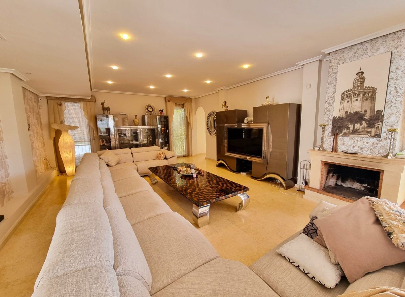 Villa Of 469 M² In Torrevieja, Spain