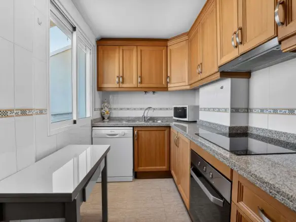 Apartment Of 92 M² In Torrevieja, Spain
