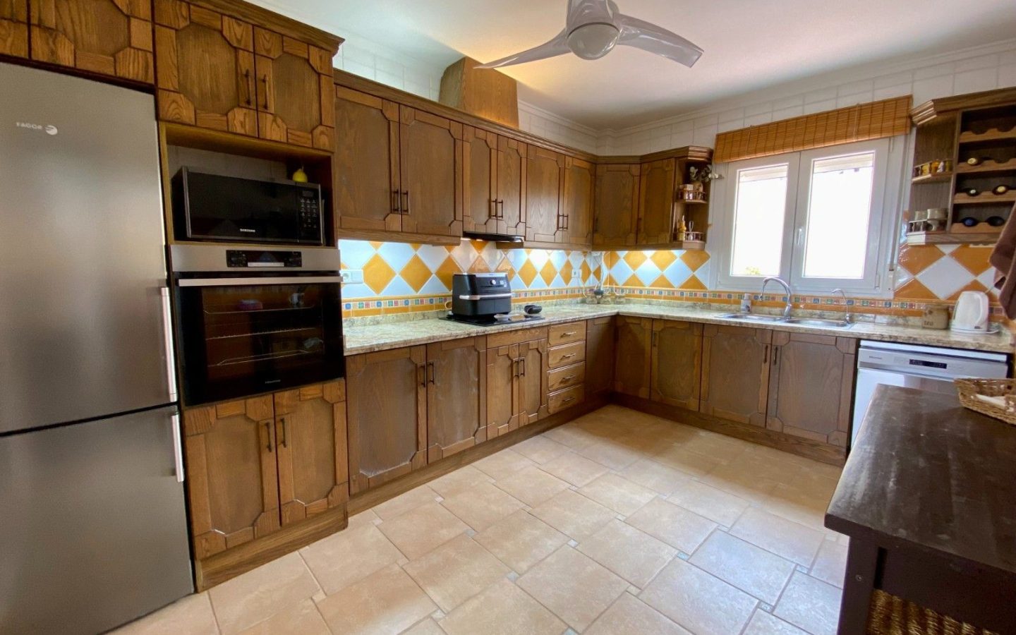 Villa Of 274 M² With Mediter Real Estate Services In Algorfa, Spain