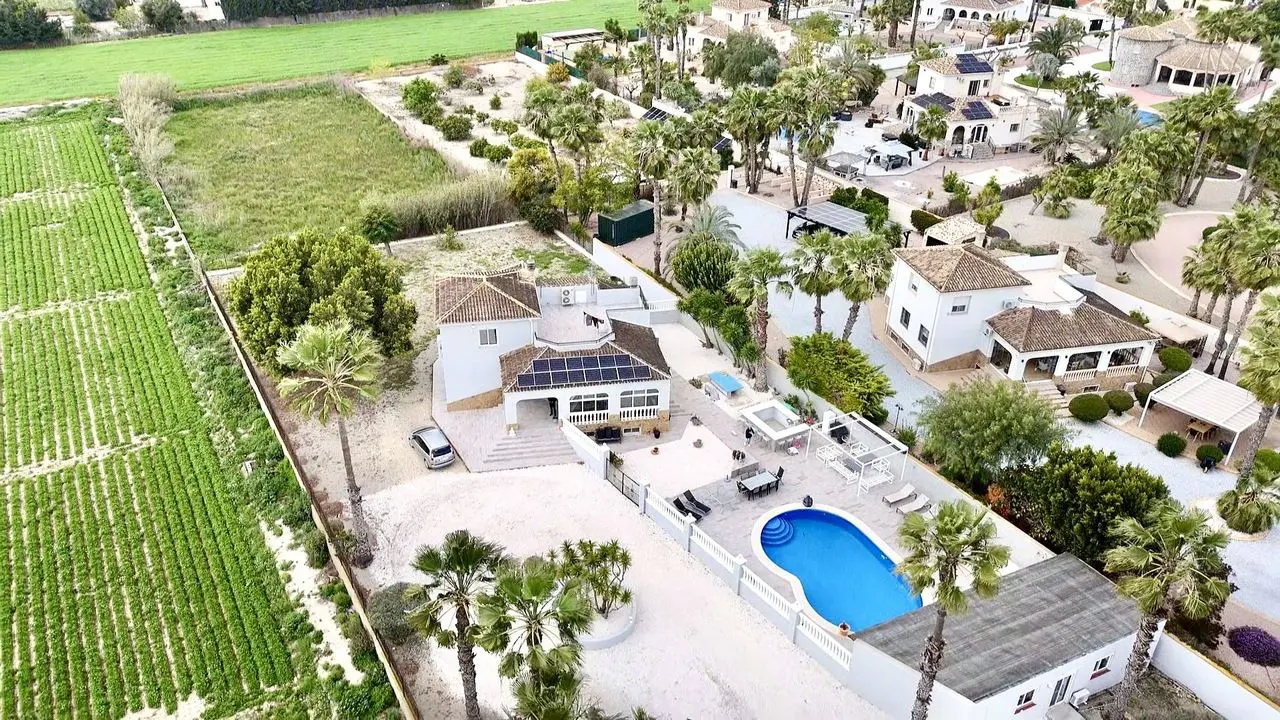 Villa Of 540 M² In Catral, Spain