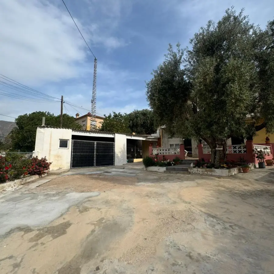 House Of 350 M² In Orihuela, Spain