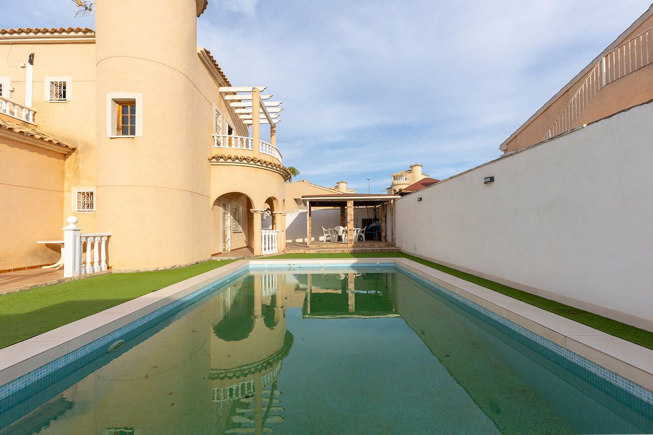 Villa 0 M² In Almoradi, Spain – Mediter Real Estate