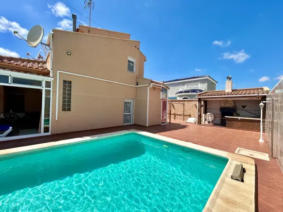 Villa Of 115 M² In Torrevieja, Spain