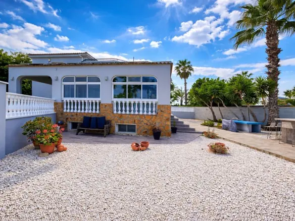 Villa Of 540 M² In Catral, Spain