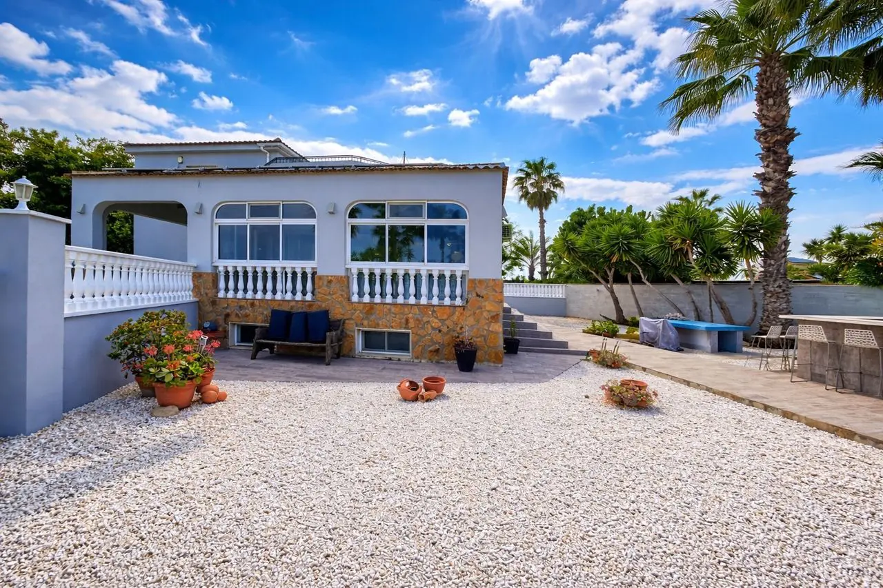 Villa Of 540 M² In Catral, Spain