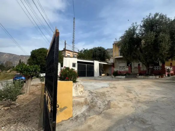House Of 350 M² In Orihuela, Spain