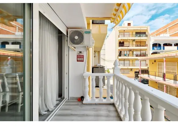 Apartment Of 75 M² In Torrevieja, Spain