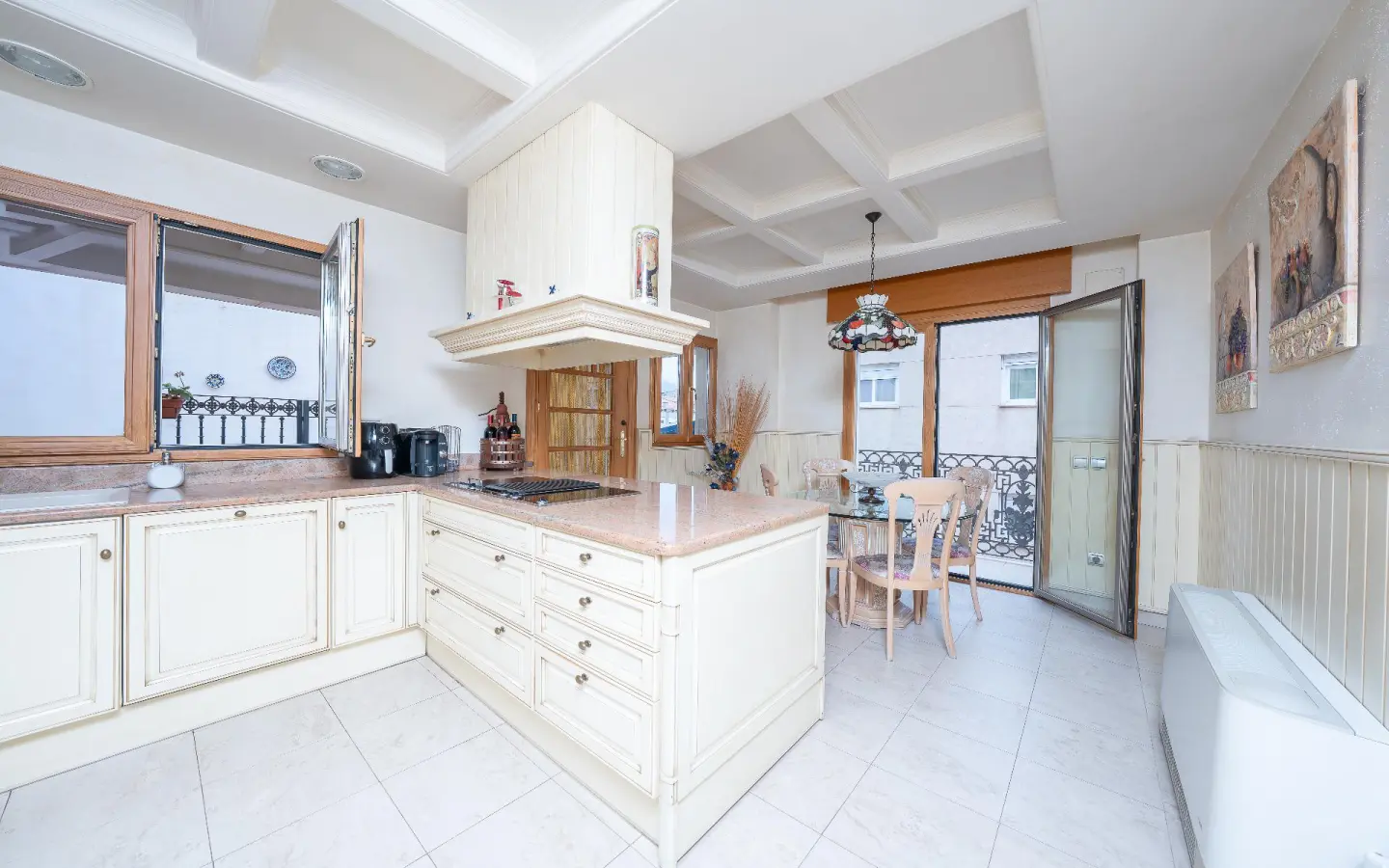 3-bedroom Terraced House In Novelda, Spain (230 M²)