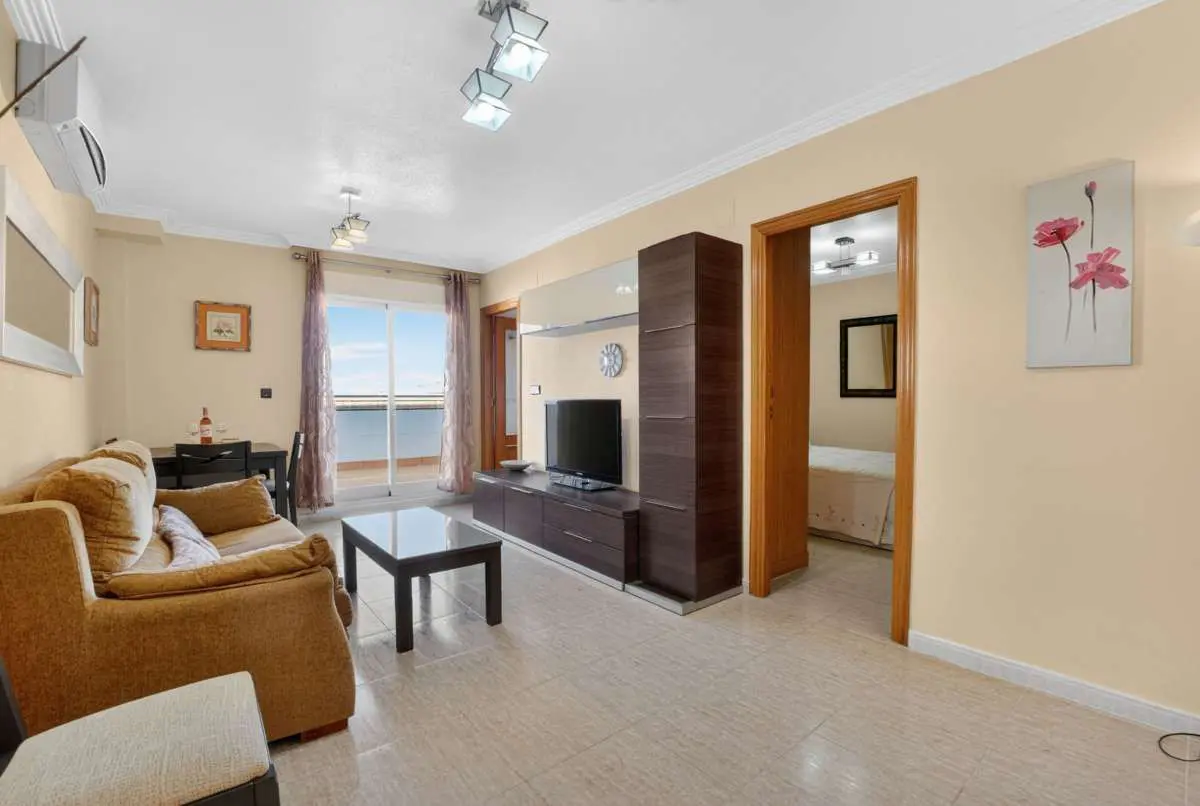 Apartment Of 92 M² In Torrevieja, Spain