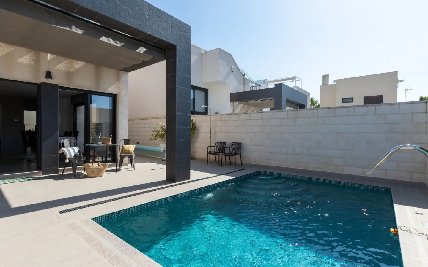 Villa Of 104 M² In Rojales, Spain