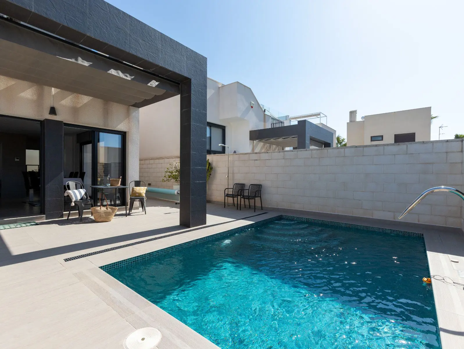 Villa Of 104 M² In Rojales, Spain