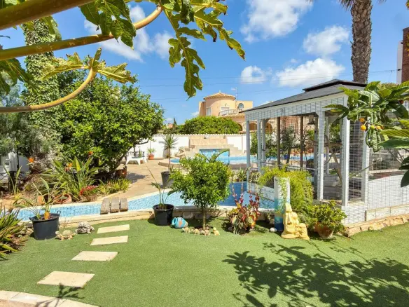 Villa Of 480 M² In Rojales, Spain