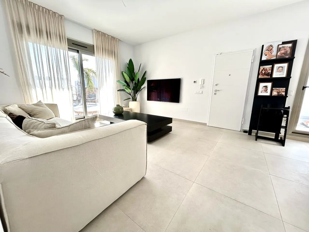 Villa Of 256 M² In San Miguel De Salinas