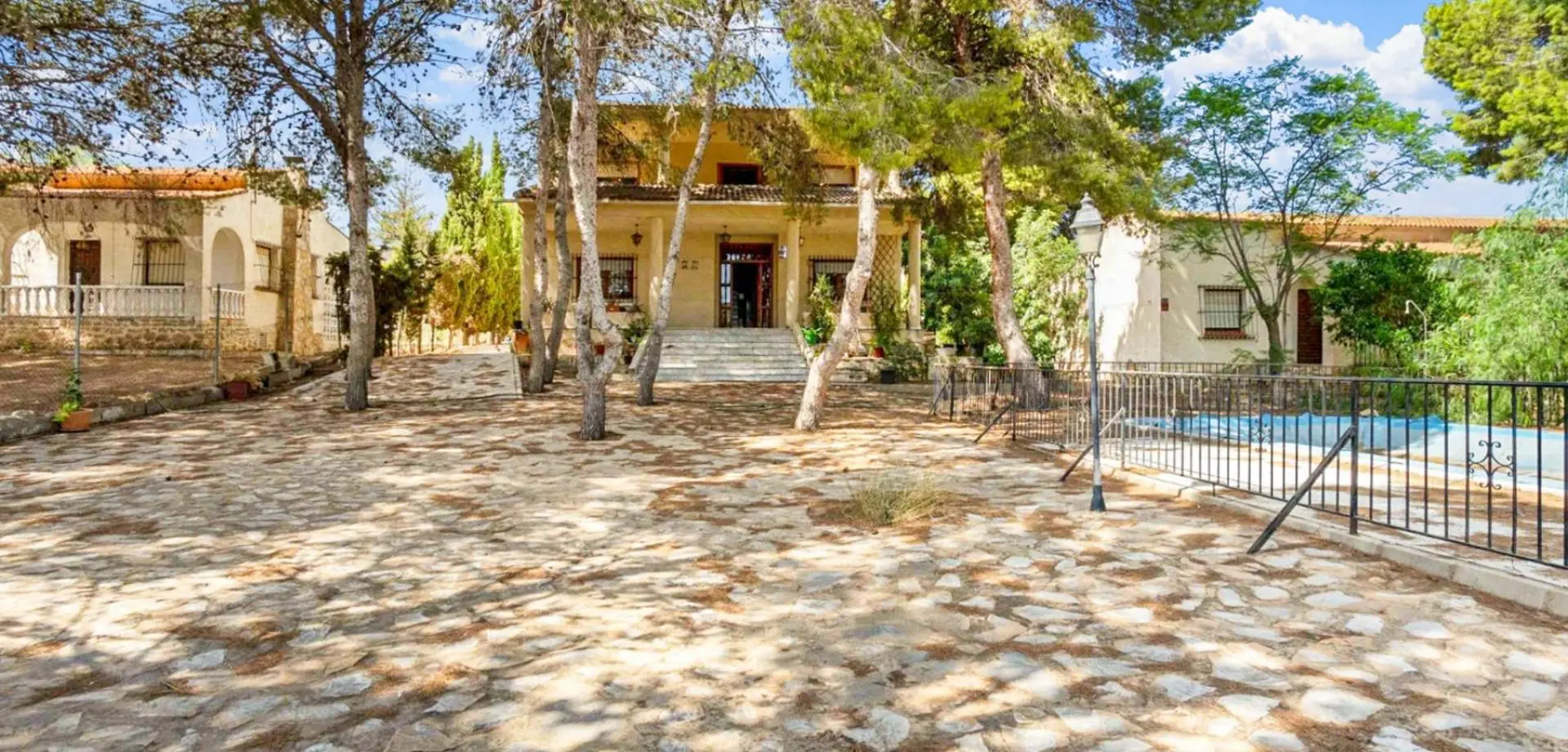 Villa Of 250 M² In Torrevieja, Spain