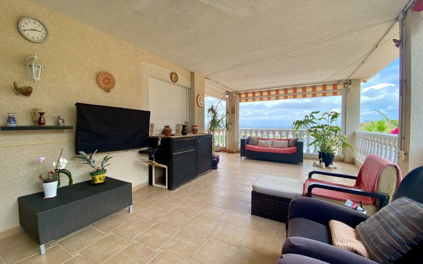 Villa Of 274 M² With Mediter Real Estate Services In Algorfa, Spain