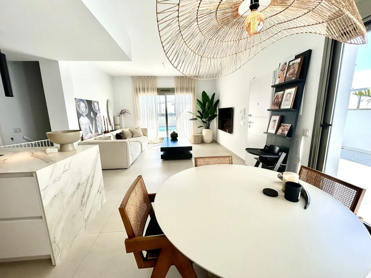 Villa Of 256 M² In San Miguel De Salinas