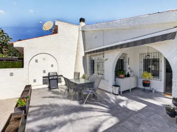 House Of 408 M² In Torrevieja, Spain