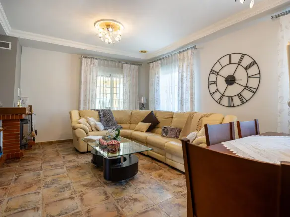 Villa Of 199 M² In La Hoya, Spain