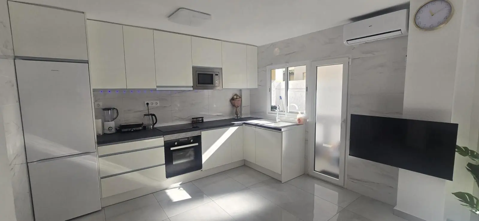 Apartment Of 108 M² In Torrevieja, Spain