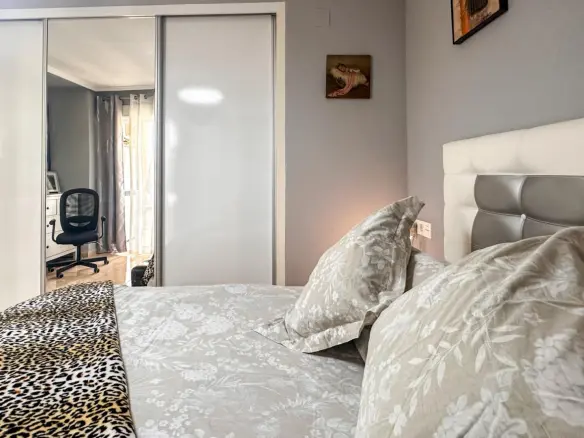 Apartment Of 94 M² In Torrevieja, Spain