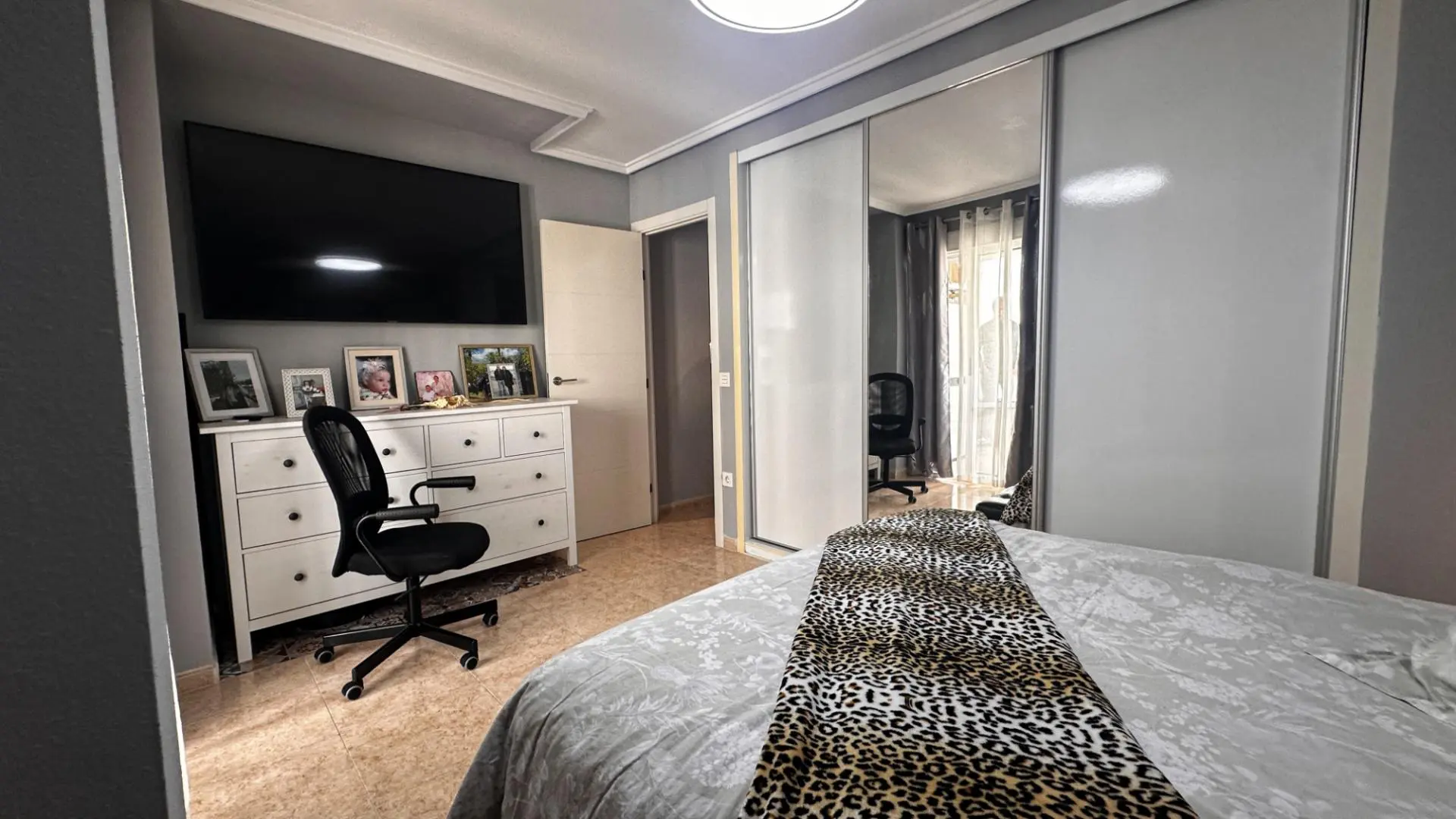 Apartment Of 94 M² In Torrevieja, Spain