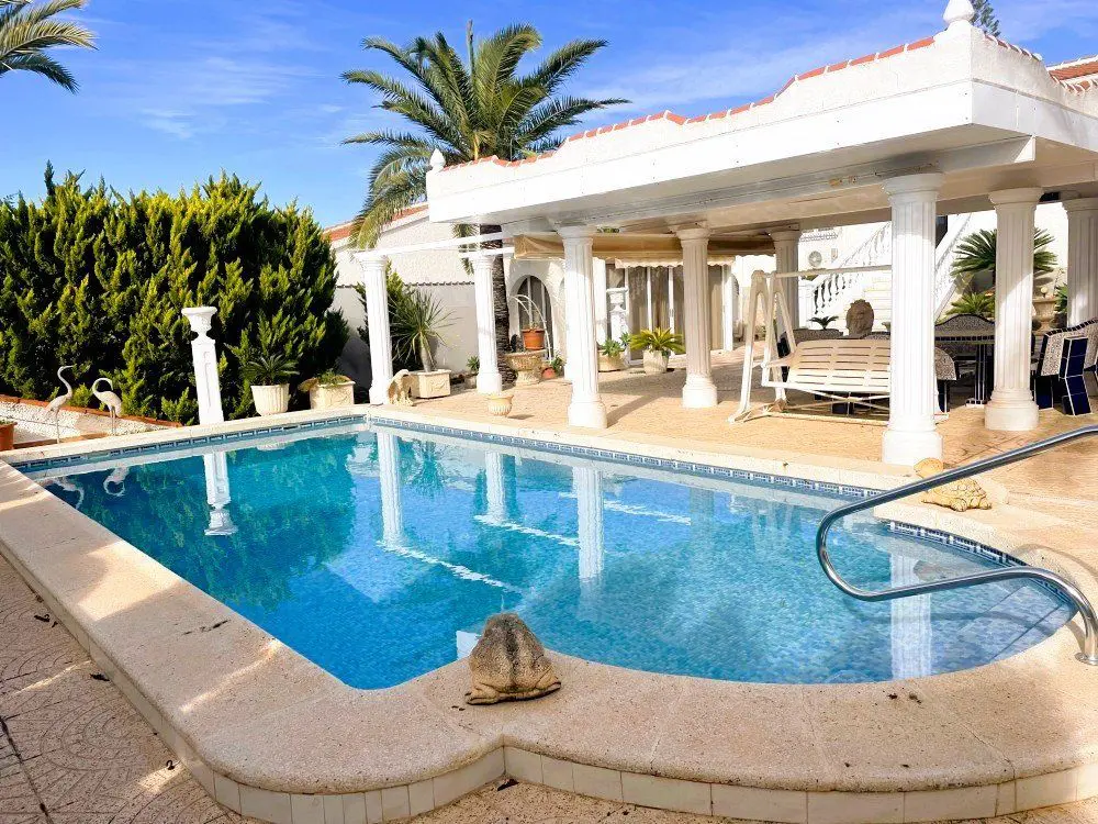 Villa Of 212 M² In Rojales, Spain