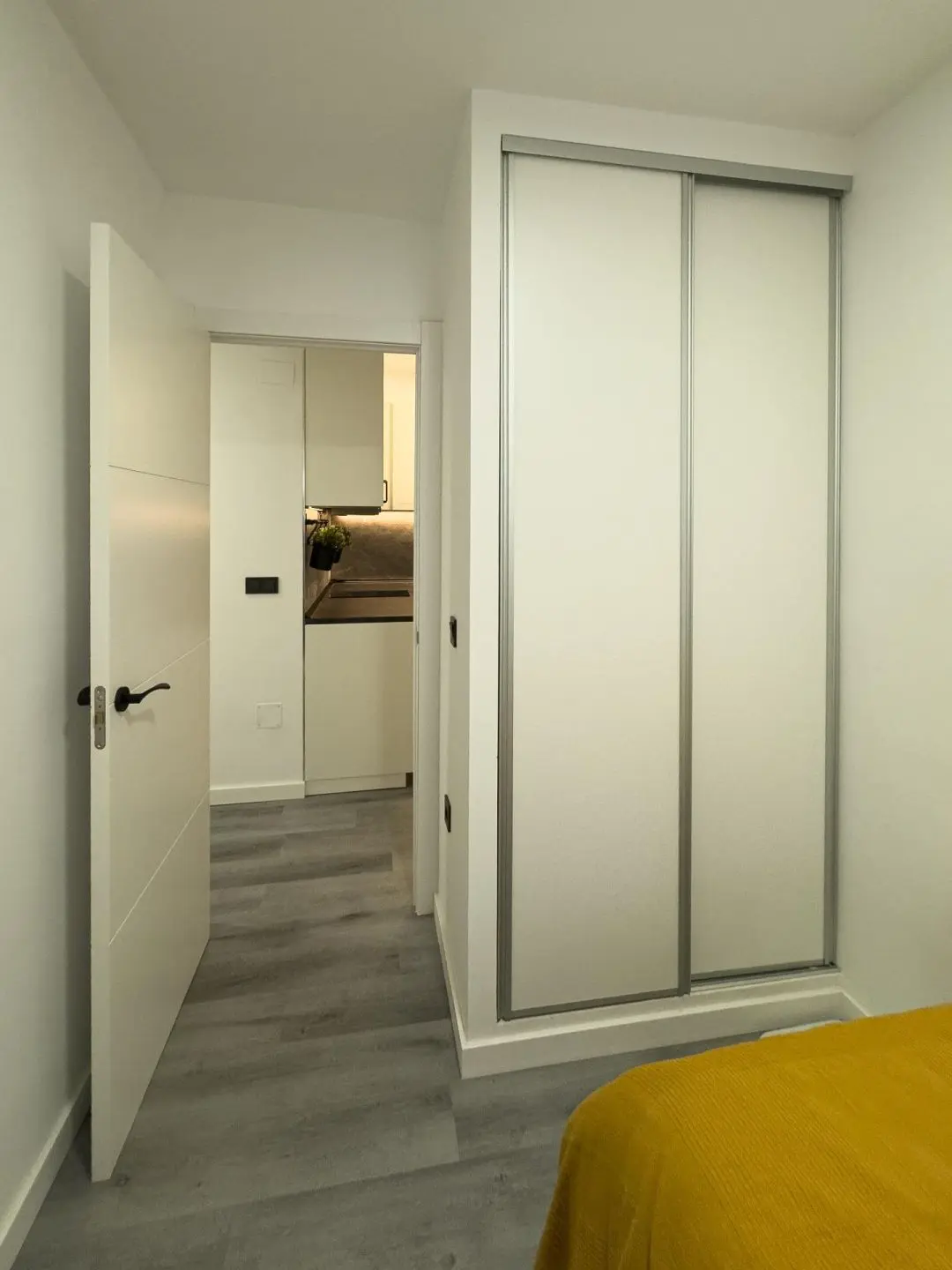 Apartment Of 82 M² With Sea View In Torrevieja, Spain