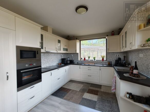 Three-storey House Of 350 M² With Yard In The Village Of Malki Chiflik