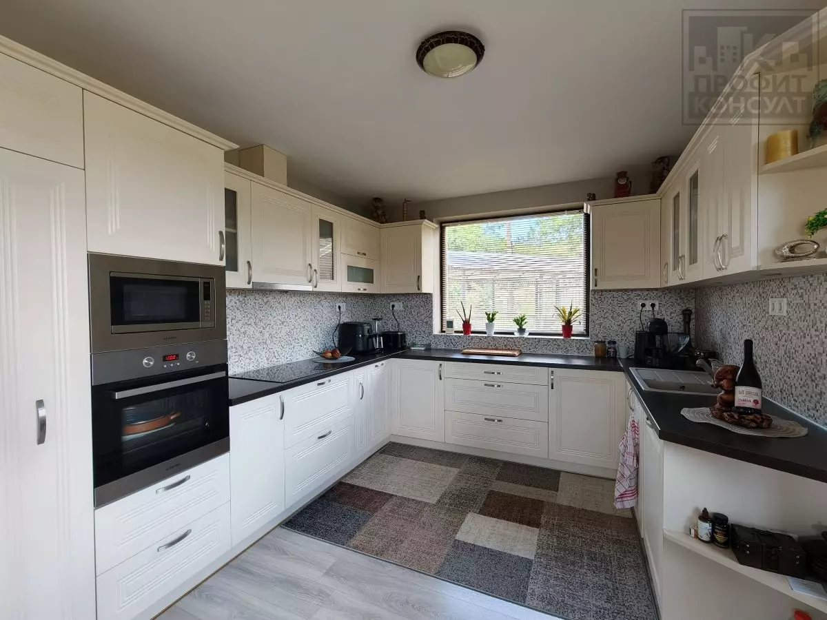 Three-storey House Of 350 M² With Yard In The Village Of Malki Chiflik