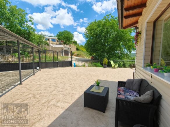 Three-storey House Of 350 M² With Yard In The Village Of Malki Chiflik