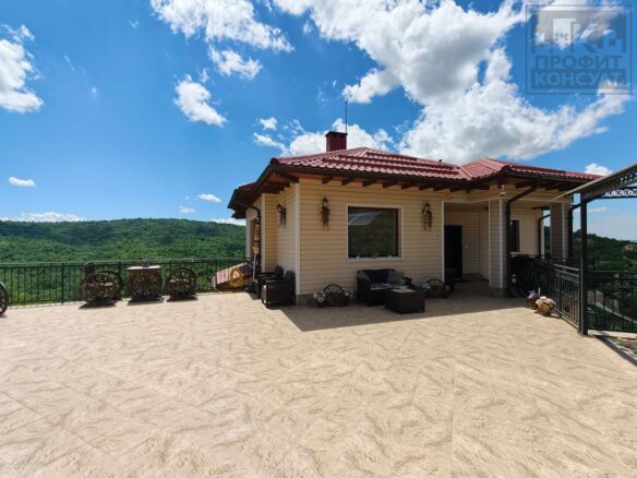 Three-storey House Of 350 M² With Yard In The Village Of Malki Chiflik