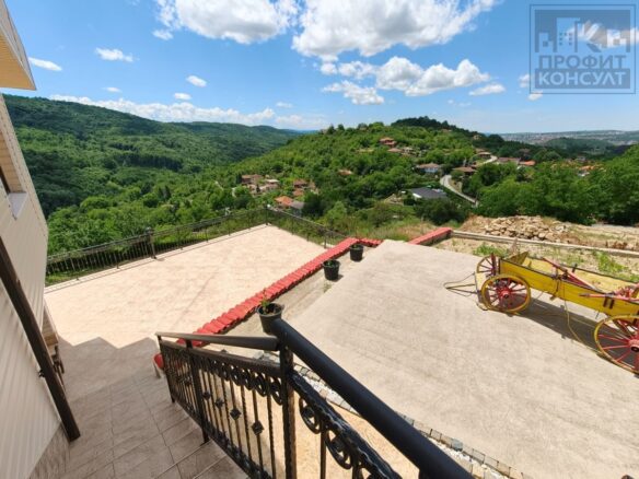 Three-storey House Of 350 M² With Yard In The Village Of Malki Chiflik