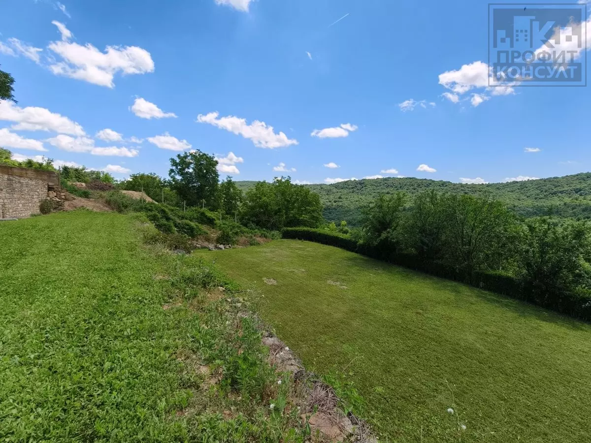 Three-storey House Of 350 M² With Yard In The Village Of Malki Chiflik