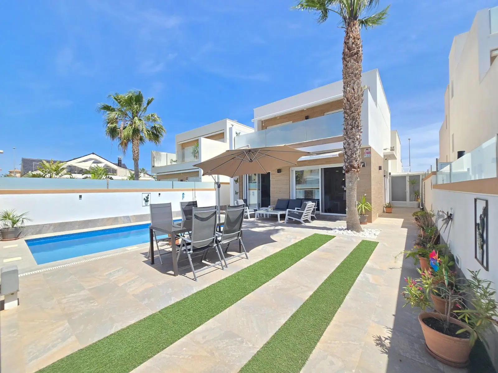 Villa Of 111 M² In Pilar De La Horadada