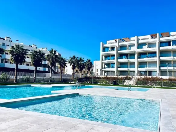 Apartment Of 94 M² With Features In Orihuela Costa, Spain