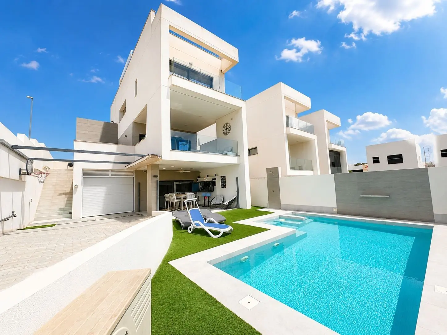 Villa Of 319 M² In Benijofar, Spain