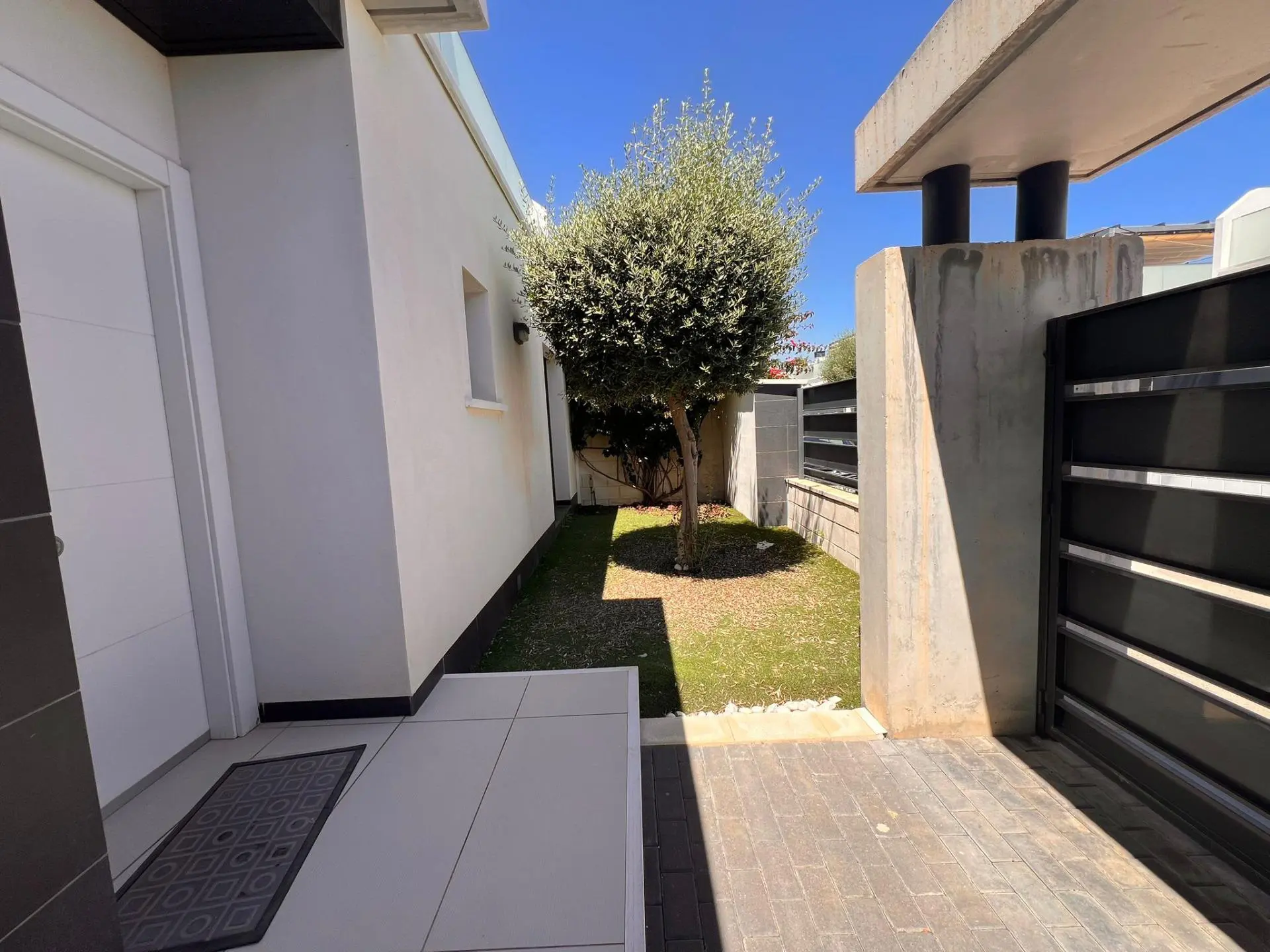 Villa Of 96 M² With Sea View In Orihuela Costa