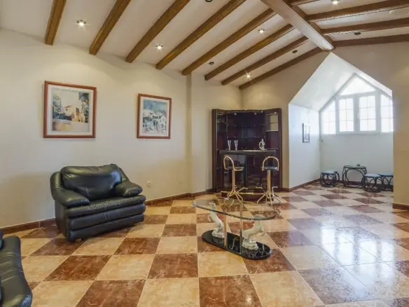 5-bedroom House In Los Alcázares, Spain (630 M²)