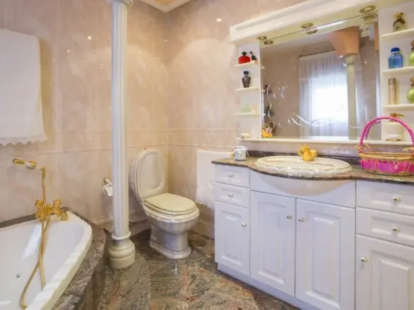 5-bedroom House In Los Alcázares, Spain (630 M²)
