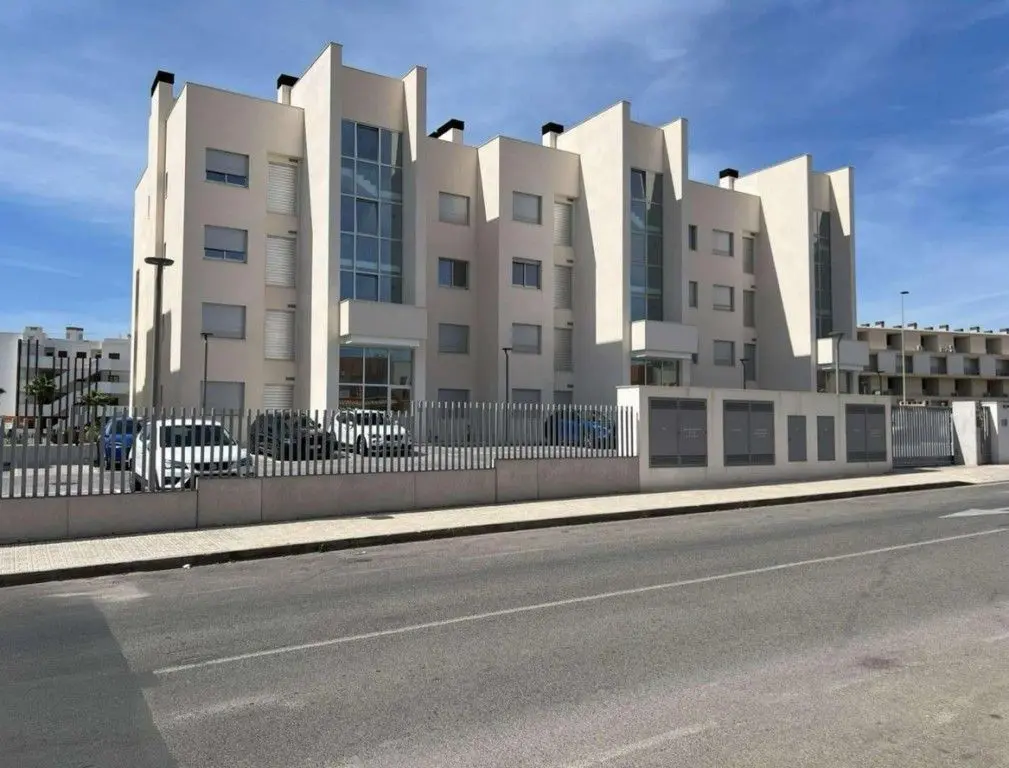 Apartment Of 94 M² With Features In Orihuela Costa, Spain