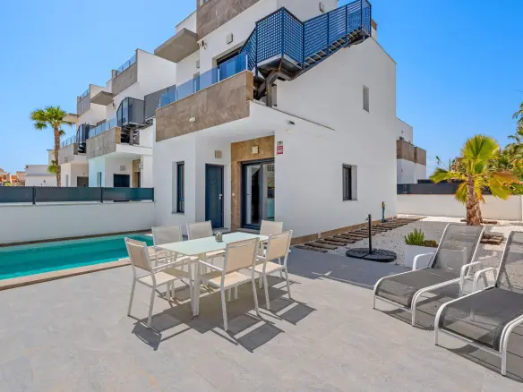 Villa Of 105 M² In Torrevieja, Spain