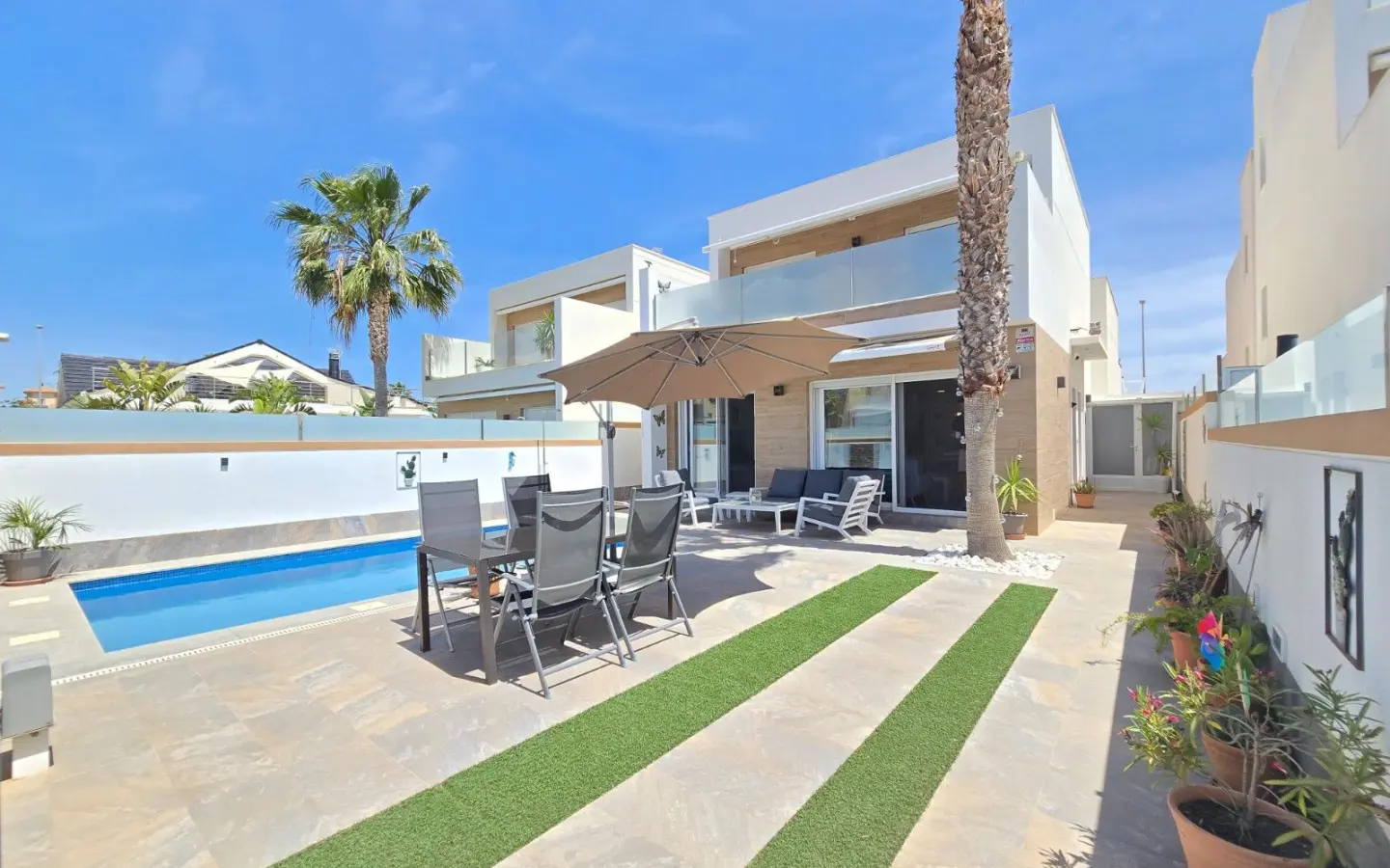Villa Of 111 M² In Pilar De La Horadada
